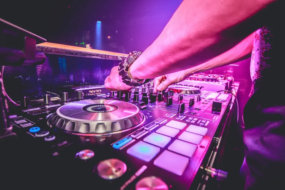 DJ animation soirée à Agde