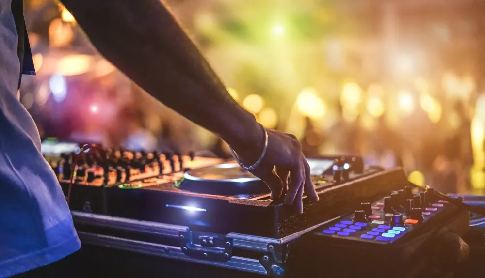 dj-prive