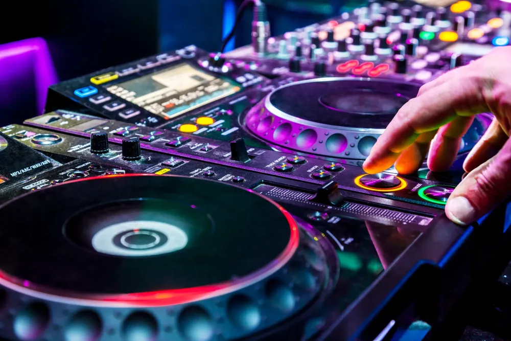 DJ animation événement à Agde