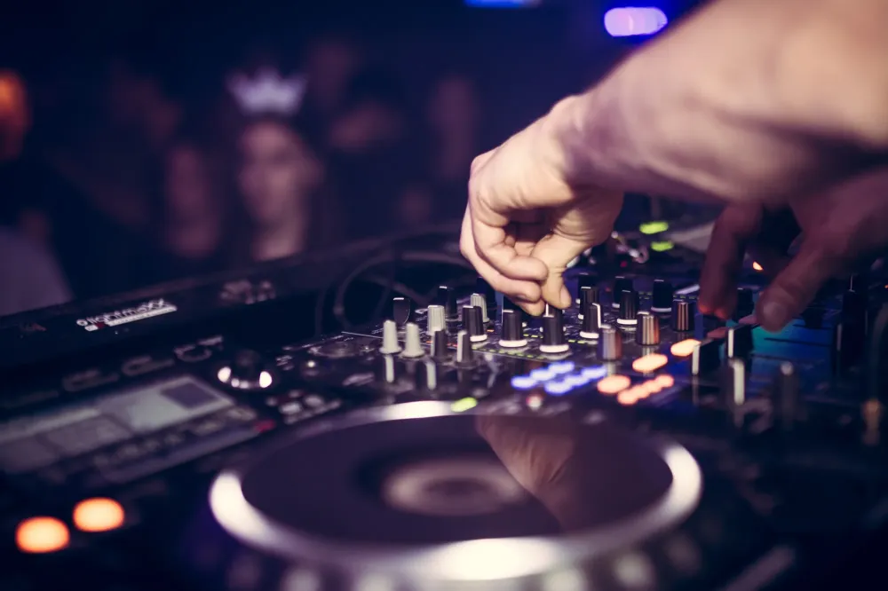 DJ pour soirée privée à Agde